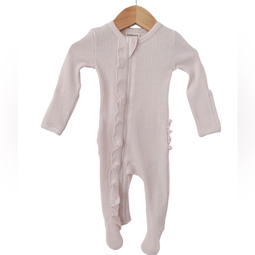 Spearmintlove waffle ruffle footie snow ivory 0-3 months